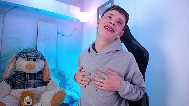 Snapshot of JackFrosst chatting on July 7, 2026, 12:20 pm JackFrosst online show from July 7, 2026, 12:20 pm