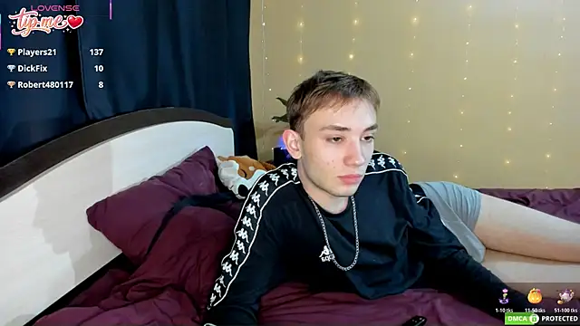felixcurt69 online show from April 24, 2026, 4:53 pm