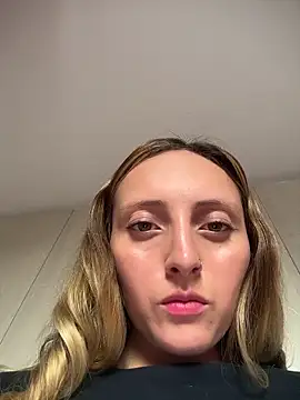 Mia dca online show from November 20, 2025, 7:35 pm