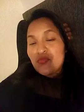 lucia00xx online show from April 5, 2026, 2:53 am