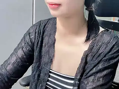 Snapshot of Hellen039 chatting on October 10, 2025, 2:21 am Hellen039 online show from October 10, 2025, 2:21 am