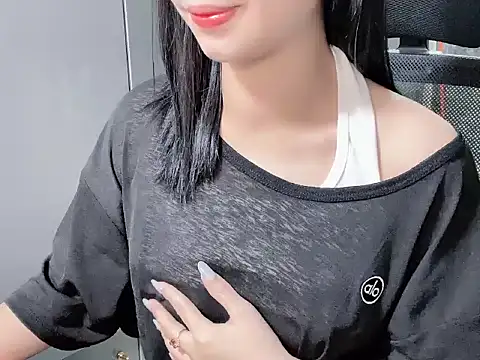 Snapshot of Hellen039 chatting on October 15, 2025, 3:06 am Hellen039 online show from October 15, 2025, 3:06 am