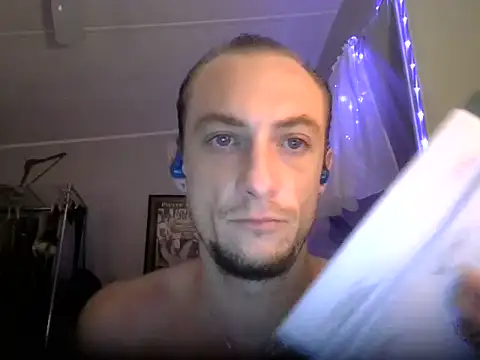 Snapshot of Dubbsssss chatting on July 26, 2026, 8:27 pm Dubbsssss online show from July 26, 2026, 8:27 pm