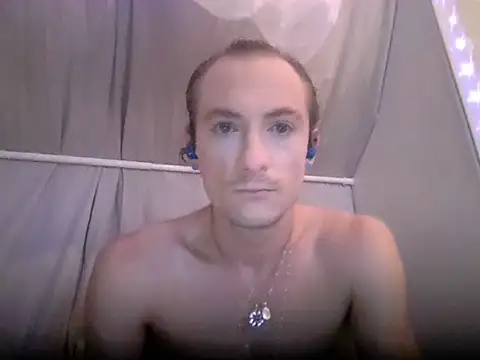 Snapshot of Dubbsssss chatting on July 29, 2026, 8:07 pm Dubbsssss online show from July 29, 2026, 8:07 pm