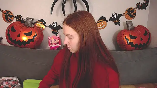 Snapshot of Evarey_ chatting on October 25, 2025, 4:53 am Evarey online show from October 25, 2025, 4:53 am