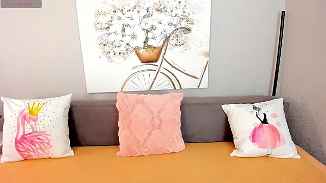 Snapshot of Evarey_ chatting on November 12, 2025, 5:41 am Evarey online show from November 12, 2025, 5:41 am