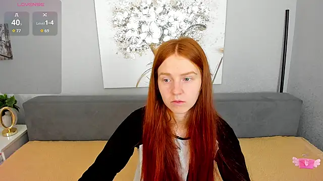 Snapshot of Evarey_ chatting on November 22, 2025, 6:23 am Evarey online show from November 22, 2025, 6:23 am