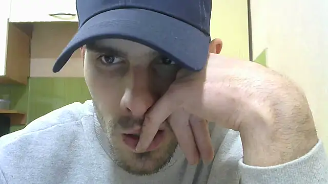 Snapshot of MakabulaAndrey chatting on March 1, 2026, 5:37 pm MakabulaAndrey online show from March 1, 2026, 5:37 pm