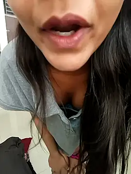 Snapshot of anshika0124 chatting on November 28, 2025, 4:59 am anshika0124 online show from November 28, 2025, 4:59 am