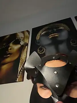 Teengirlmiaa online show from December 4, 2025, 8:50 pm