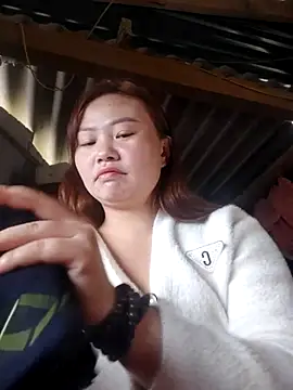 Snapshot of pi-pi-00 chatting on December 5, 2025, 2:31 am pi-pi-00 online show from December 5, 2025, 2:31 am