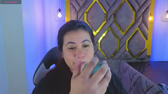 Addyy 02 online show from December 17, 2025, 2:06 am