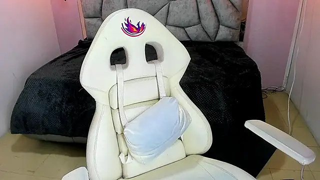 Addyy 02 online show from April 10, 2026, 7:18 pm