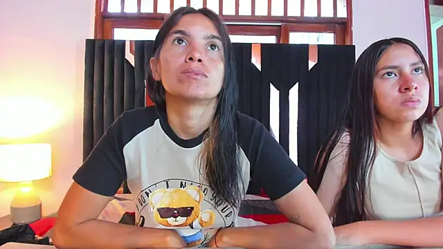 Sofy and Mia online show from October 29, 2025, 12:18 pm