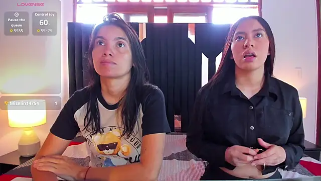 Sofy and Mia online show from November 8, 2025, 12:49 pm