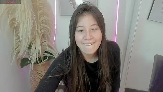 Snapshot of TamaraKarter chatting on November 1, 2025, 12:40 pm TamaraKarter online show from November 1, 2025, 12:40 pm