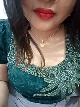 Snapshot of Beauty_Queen_Soniya chatting on November 24, 2025, 4:18 pm Beauty Queen Soniya online show from November 24, 2025, 4:18 pm