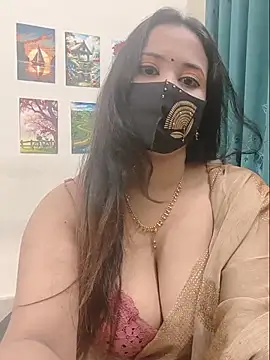 Snapshot of Beauty_Queen_Soniya chatting on July 8, 2026, 1:10 am Beauty Queen Soniya online show from July 8, 2026, 1:10 am