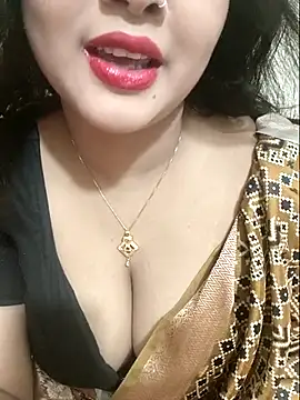 Snapshot of Beauty_Queen_Soniya chatting on July 20, 2026, 4:27 am Beauty Queen Soniya online show from July 20, 2026, 4:27 am