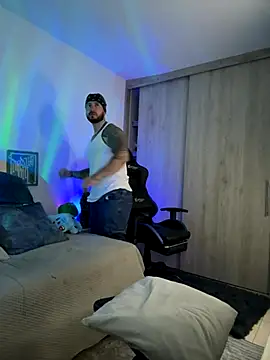 Snapshot of Dave-Max01 chatting on November 23, 2025, 2:44 am Dave-Max01 online show from November 23, 2025, 2:44 am