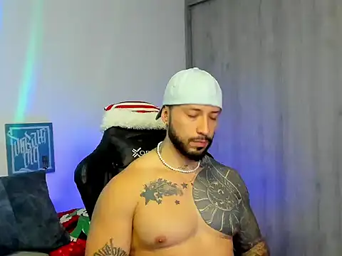 Snapshot of Dave-Max01 chatting on December 1, 2025, 10:31 am Dave-Max01 online show from December 1, 2025, 10:31 am