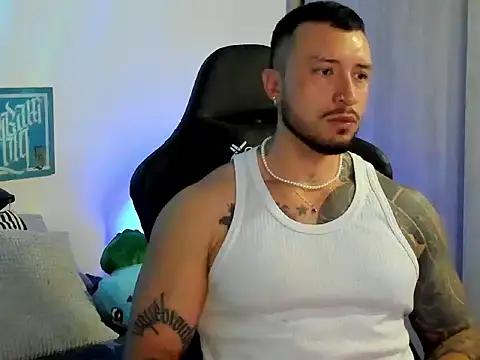 Snapshot of Dave-Max01 chatting on February 19, 2026, 2:18 am Dave-Max01 online show from February 19, 2026, 2:18 am