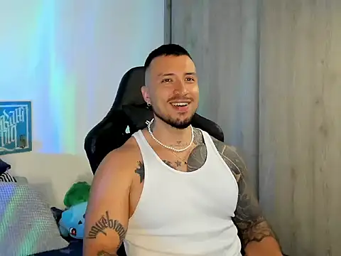 Snapshot of Dave-Max01 chatting on February 24, 2026, 2:37 pm Dave-Max01 online show from February 24, 2026, 2:37 pm