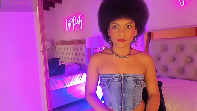 Vickyy Moon online show from October 16, 2025, 11:22 am
