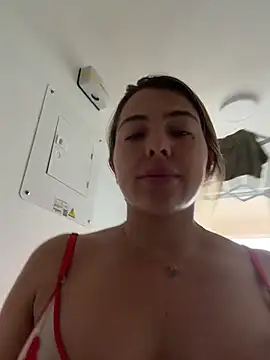 camila vanucci- online show from December 20, 2025, 3:08 pm