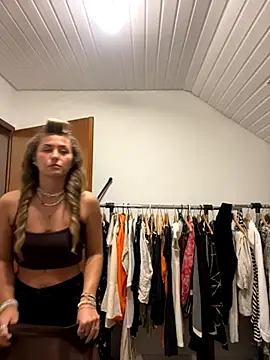 Snapshot of goddesemiiyy chatting on October 14, 2025, 10:32 pm goddesemiiyy online show from October 14, 2025, 10:32 pm