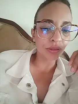 Snapshot of cerecita_anna chatting on June 12, 2026, 8:41 pm cerecita anna online show from June 12, 2026, 8:41 pm