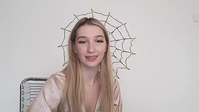 Snapshot of Lucyreeel_ chatting on October 23, 2025, 12:26 pm Lucyreeel  online show from October 23, 2025, 12:26 pm