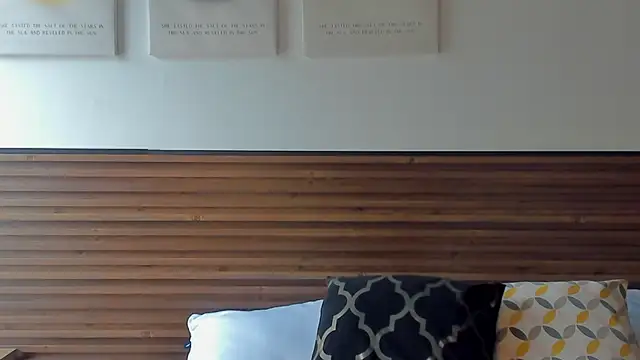 Snapshot of Kitty_Bombon chatting on October 12, 2025, 8:08 pm Kitty Bombon online show from October 12, 2025, 8:08 pm