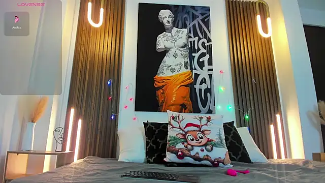 Snapshot of Kitty_Bombon chatting on December 14, 2025, 8:02 pm Kitty Bombon online show from December 14, 2025, 8:02 pm