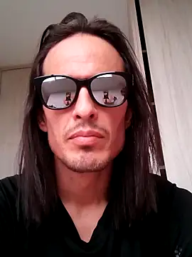 Snapshot of Santini001 chatting on October 11, 2025, 3:54 pm Santini001 online show from October 11, 2025, 3:54 pm