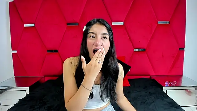 Mia clark18 online show from November 19, 2025, 8:42 pm