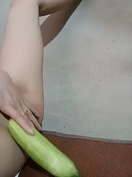 ladzy sexy online show from May 31, 2026, 6:53 am