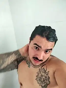 Snapshot of Peter2824 chatting on October 15, 2025, 1:44 pm Peter2824 online show from October 15, 2025, 1:44 pm