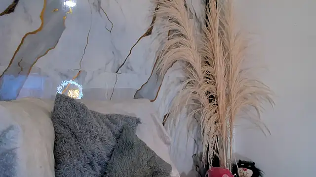 AbbyLewiis online show from November 11, 2025, 10:48 am