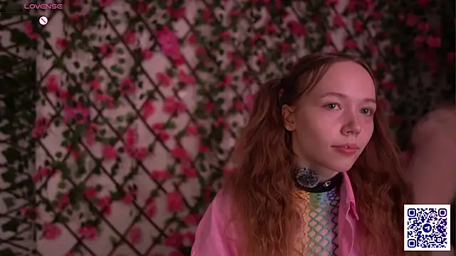 Snapshot of Petite_Polly chatting on November 20, 2025, 6:07 pm Petite Polly online show from November 20, 2025, 6:07 pm