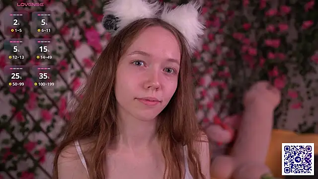 Snapshot of Petite_Polly chatting on November 23, 2025, 6:08 pm Petite Polly online show from November 23, 2025, 6:08 pm