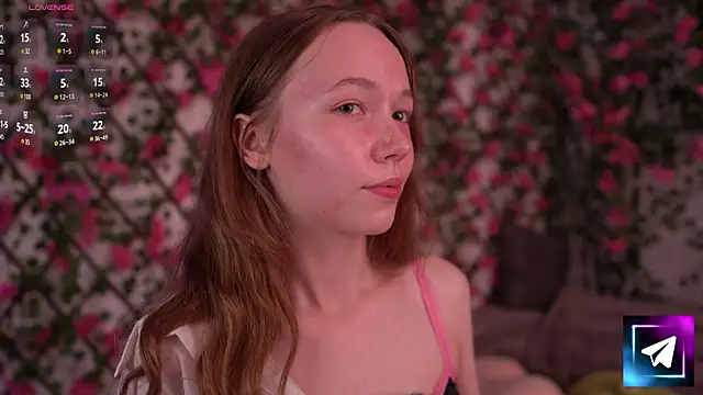 Snapshot of Petite_Polly chatting on November 30, 2025, 6:12 pm Petite Polly online show from November 30, 2025, 6:12 pm