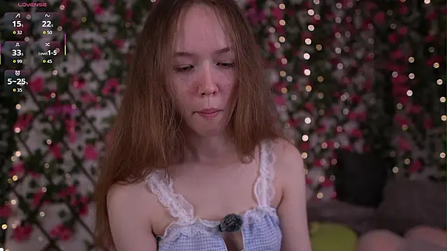 Petite Polly online show from February 17, 2026, 6:03 pm