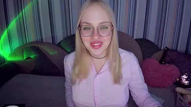 CeaneLino online show from February 22, 2026, 3:21 pm