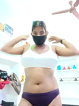 Hot radhaji online show from December 15, 2025, 5:17 pm