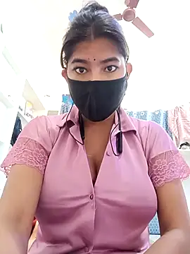 Hot radhaji online show from February 19, 2026, 1:45 am