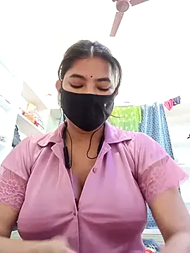 Hot radhaji online show from February 26, 2026, 12:42 am