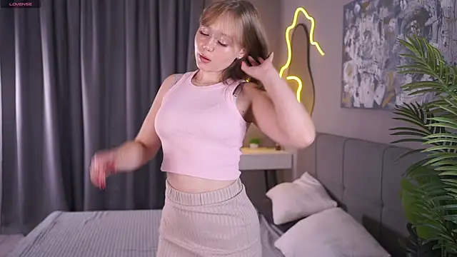 Snapshot of lorapalmerry chatting on October 12, 2025, 3:11 pm lorapalmerry online show from October 12, 2025, 3:11 pm