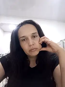 Snapshot of FiorellaDuboi chatting on November 17, 2025, 10:59 pm FiorellaDuboi online show from November 17, 2025, 10:59 pm