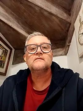 Snapshot of macdut67 chatting on October 10, 2025, 4:17 pm macdut67 online show from October 10, 2025, 4:17 pm